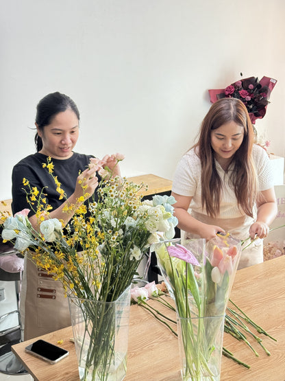 🌸 BEST SELLER Bundle Class 1 (Fresh): Korean Style Bouquet + Vase/Basket